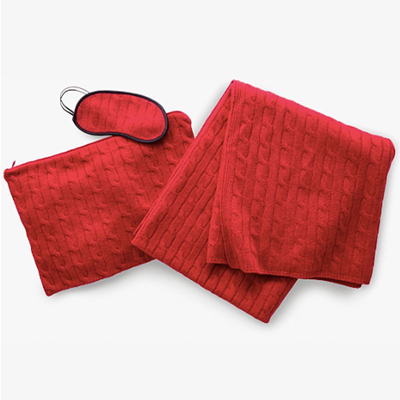 红色羊绒旅行套装