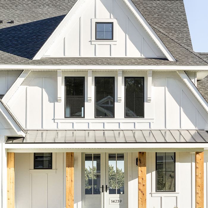 现代的房子前面