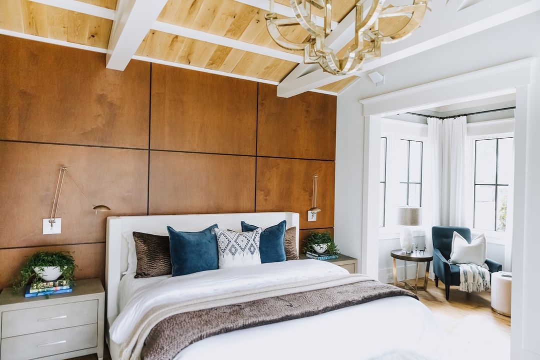 卧室配有大面板