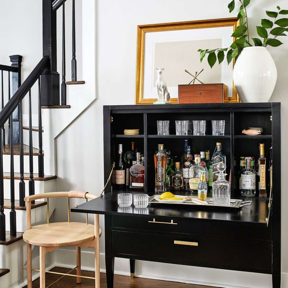 书桌称为酒吧车。