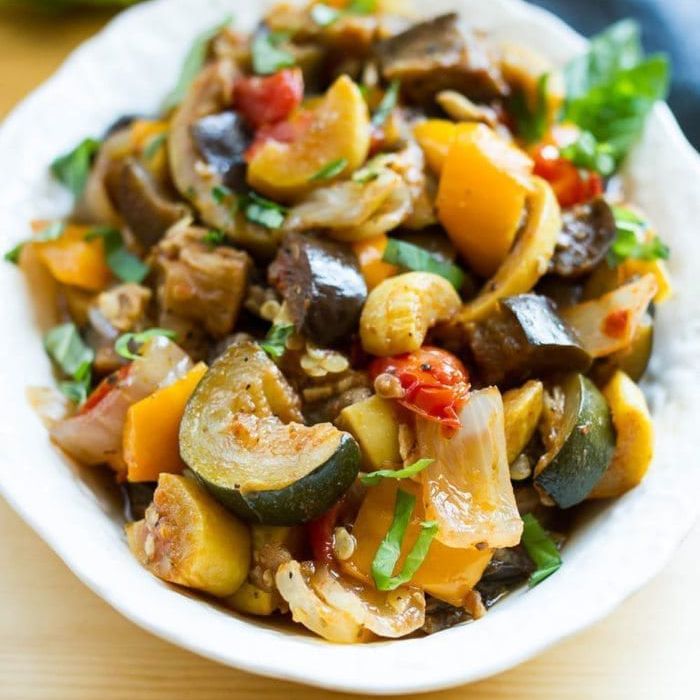 慢炖锅饲料ratatouille.