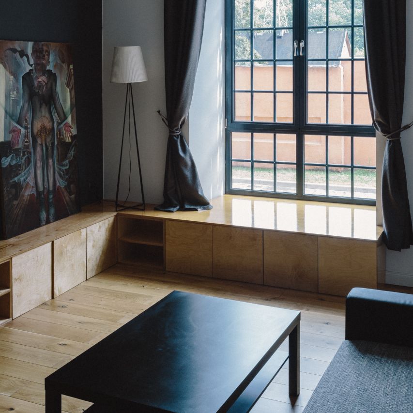 现代阁楼客厅，色调郁郁