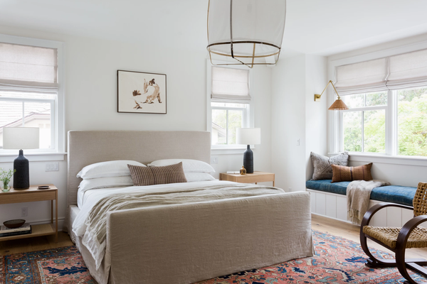 最喜欢的家庭产品四月-舒缓的卧室与窗的座位