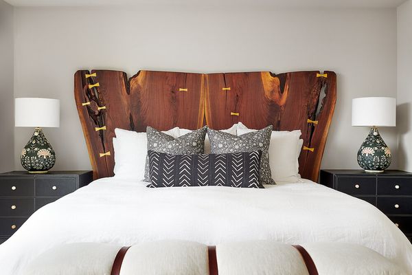 卧室用灰色枕头