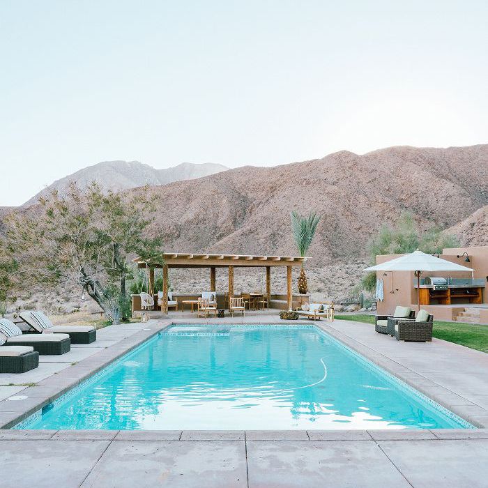 沙漠家庭室外游泳池