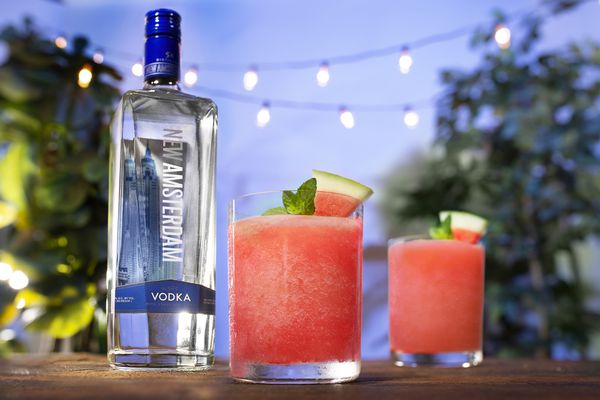 新阿姆斯特丹伏特加冰冻甜瓜柠檬鸡尾酒