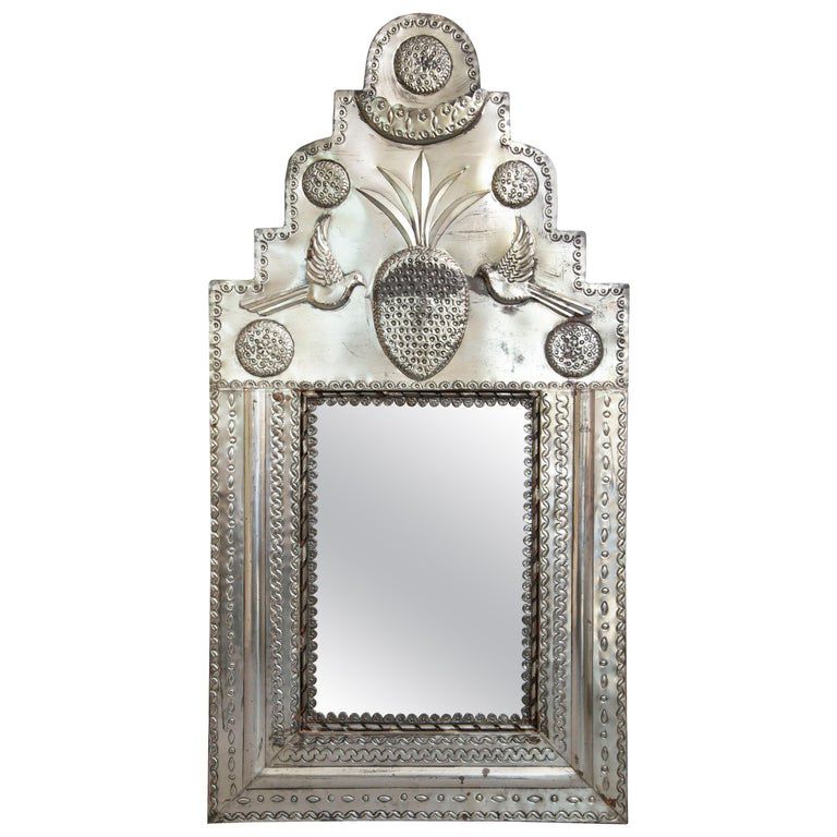 甲锤铝雕刻墨西哥老式镜。