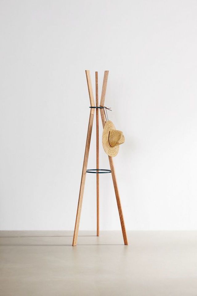 Urban Outfitters的衣帽架