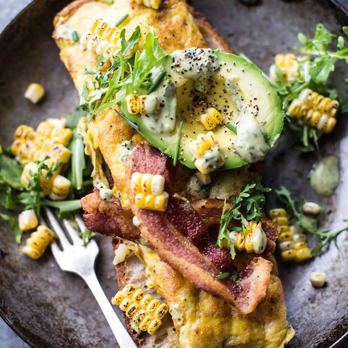 简单的加州风格的煎蛋卷