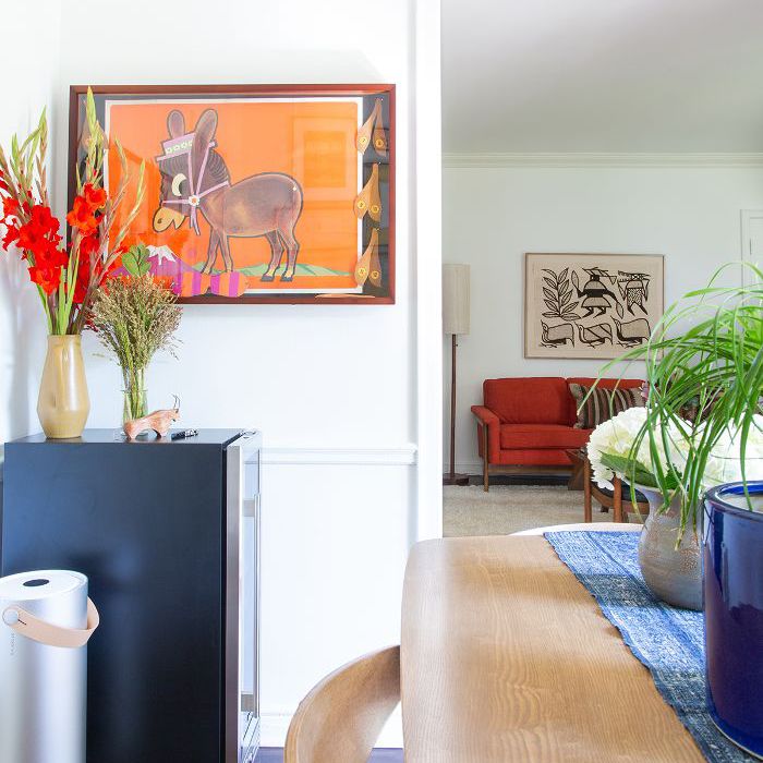 洛杉矶公寓里的古董艺术品