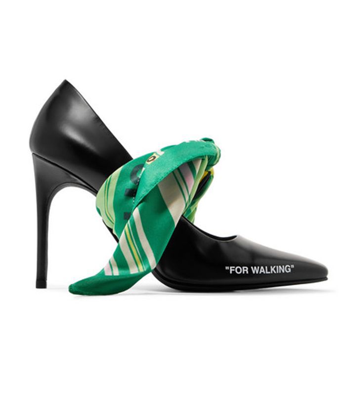 步行点缀印花皮革泵