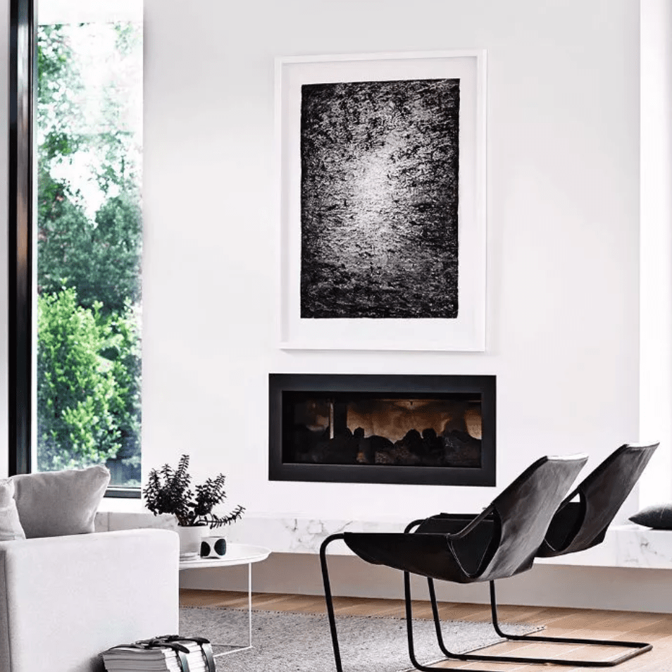 黑白色调的流线型客厅