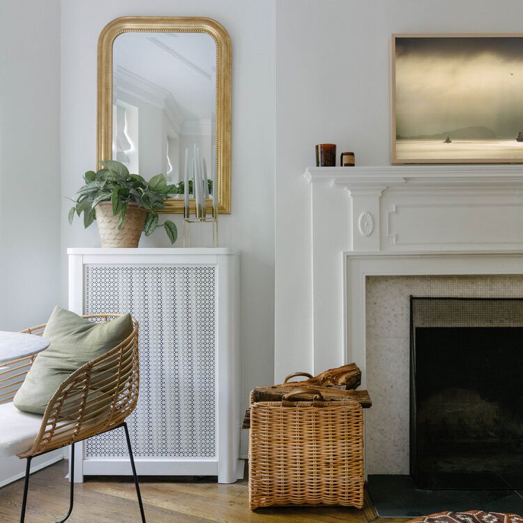 壁炉架的侧视图。