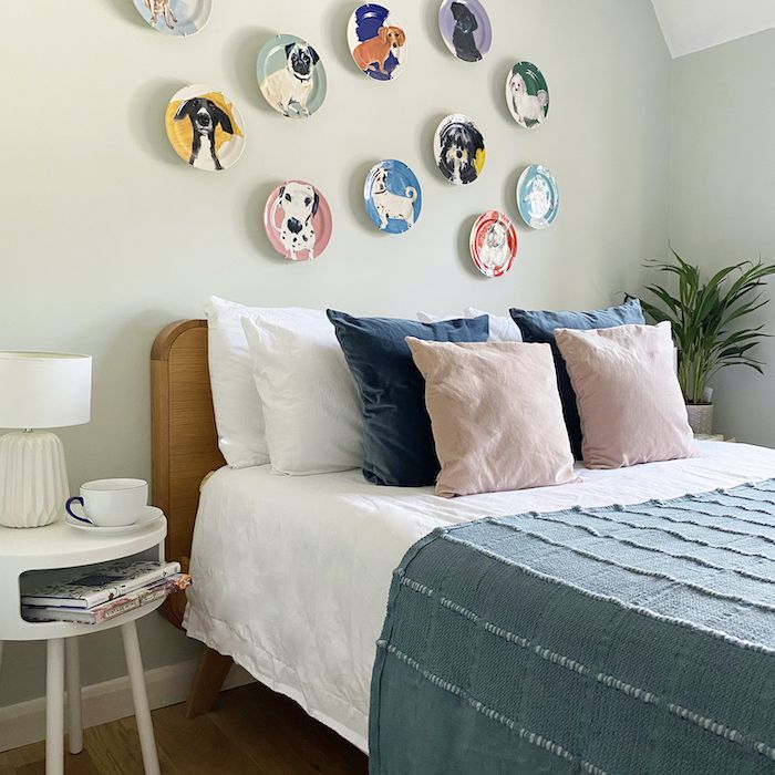 陶瓷板涂上狗在卧室墙壁上挂