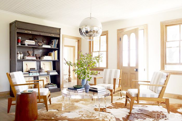 室内设计师罗伯特·斯蒂林的中性客厅