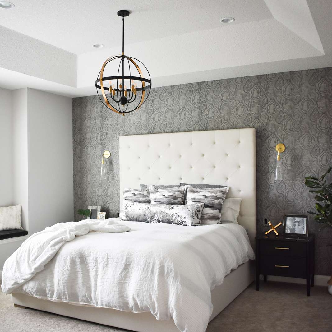 灰色的大卧室