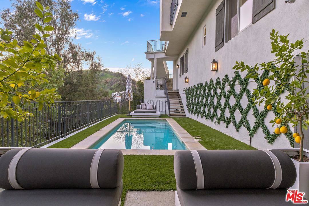 露西·黑尔Studio City的主页