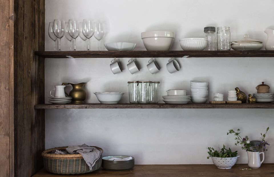 厨房架子衬里灰白色和白色精华