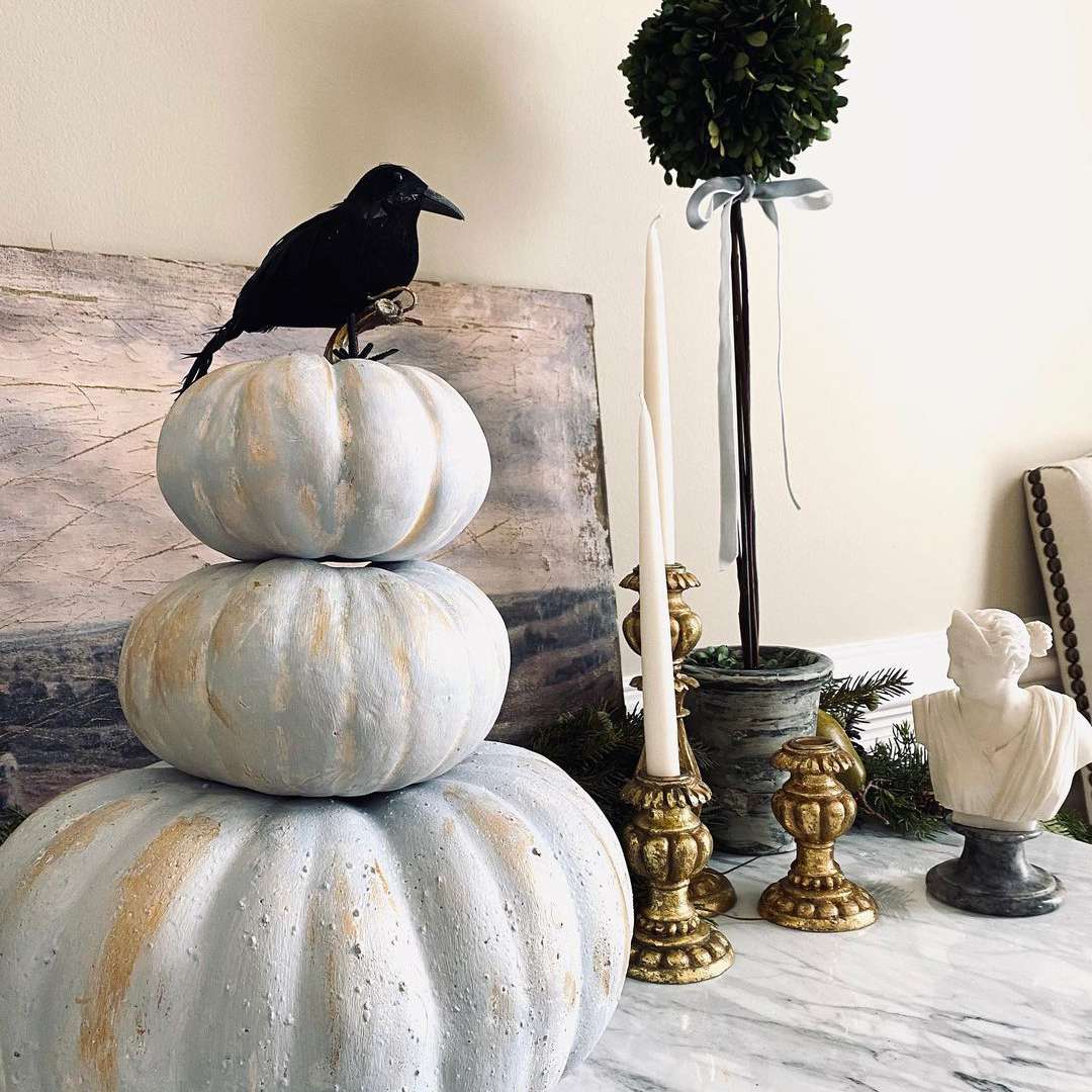 与乌鸦的南瓜在上面