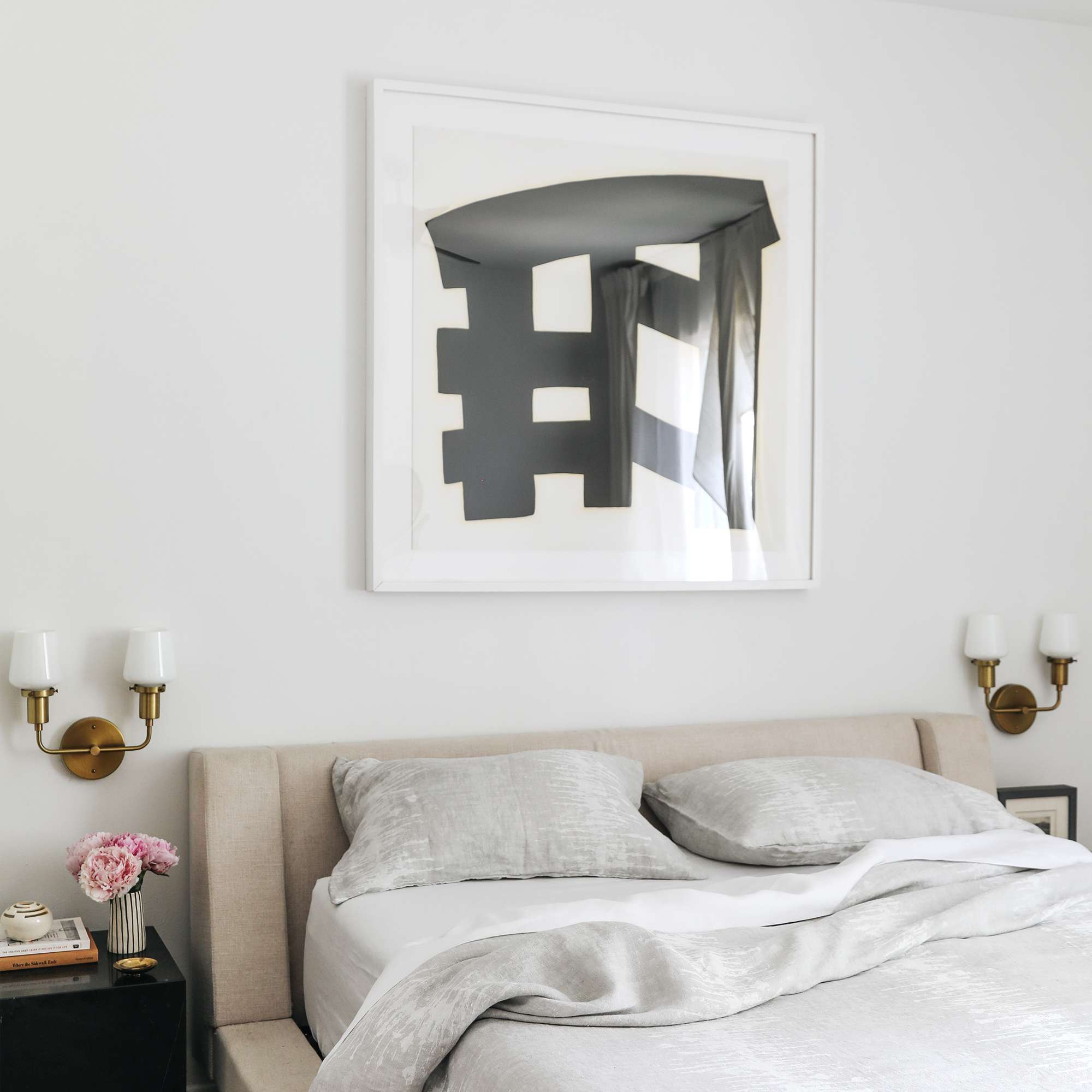 白色亚麻布卧室