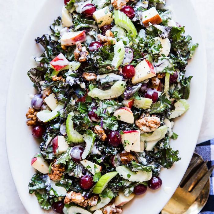 葡萄食谱：烤鸡肉沙拉华尔