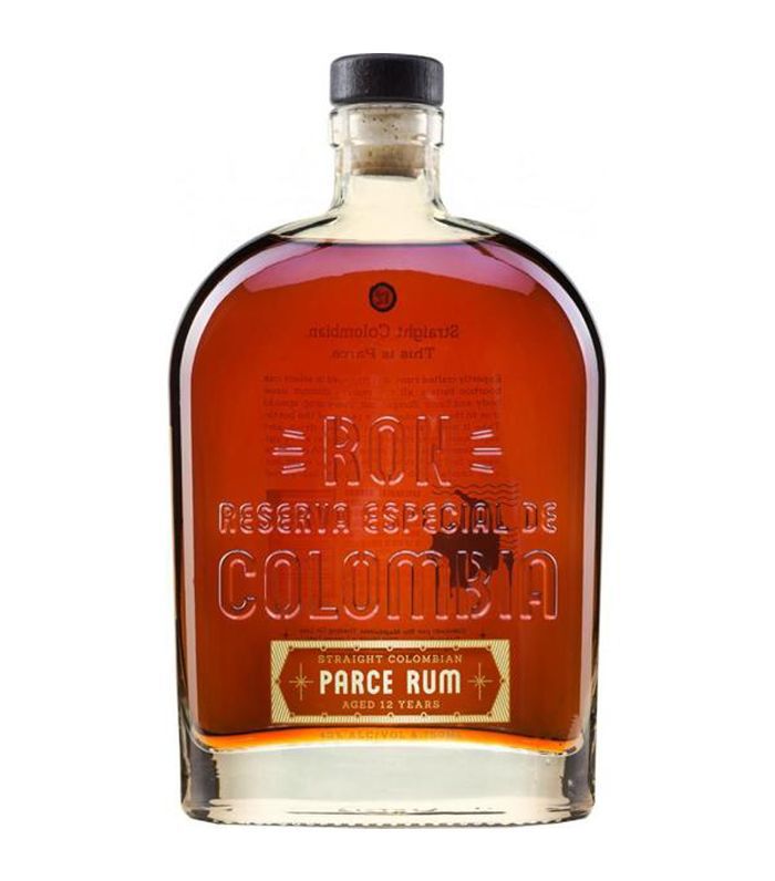 一瓶Parce 12岁的的哥直朗姆酒。