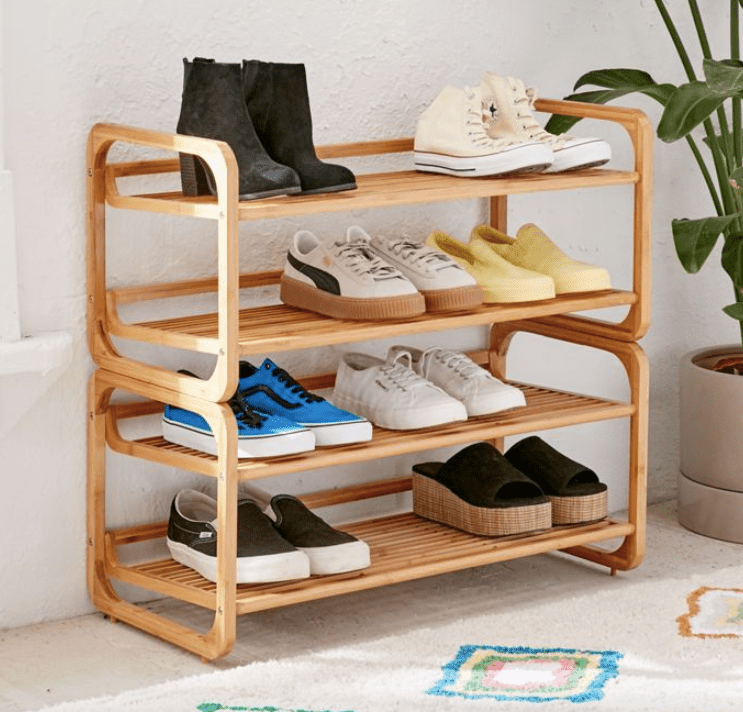 Urban Outfitters的可堆叠竹鞋架