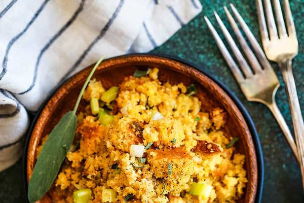 Slow cooker cornbread and sausage stuffing