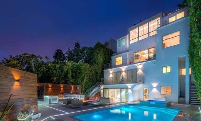 梅尔B的当代后院