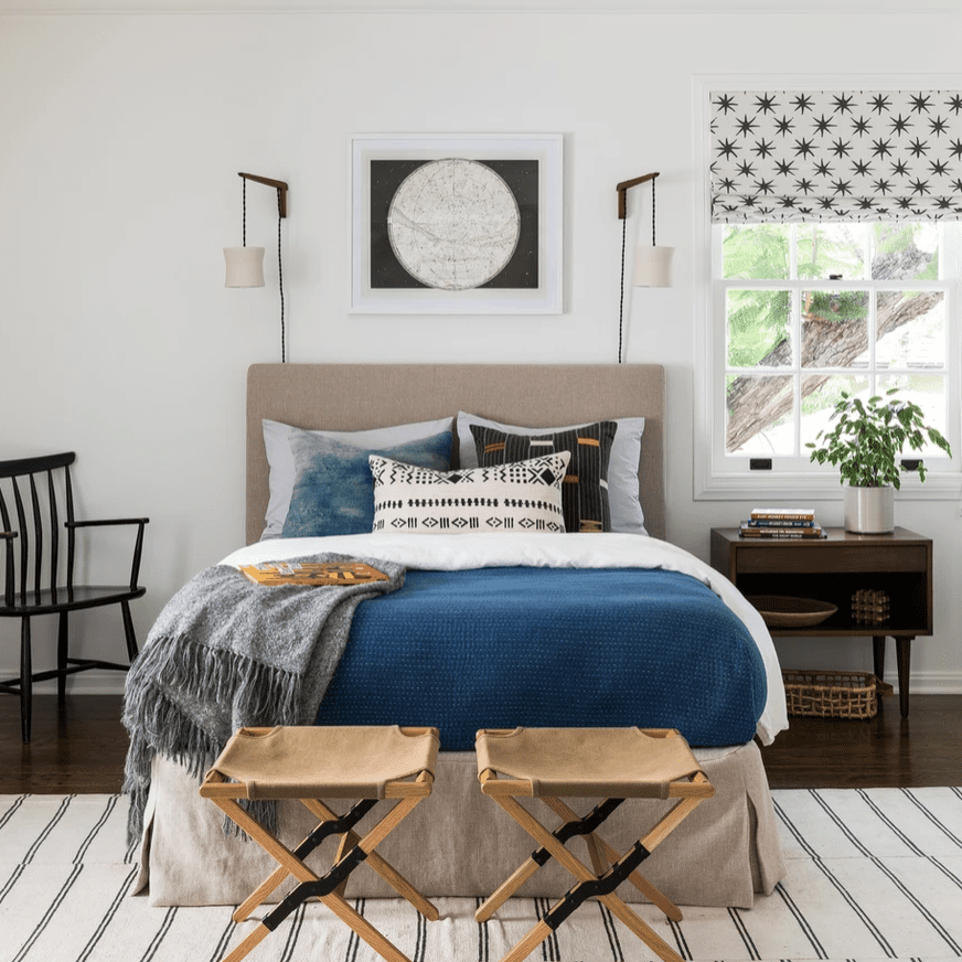 一个最大的卧室，带悬挂的骗子