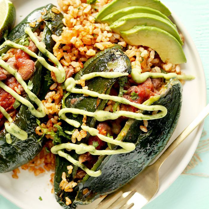 素食酿Poblano辣椒