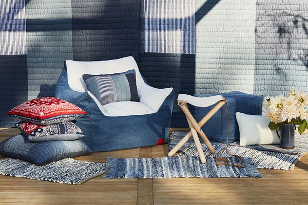 Levis x Target系列的枕头和地毯。