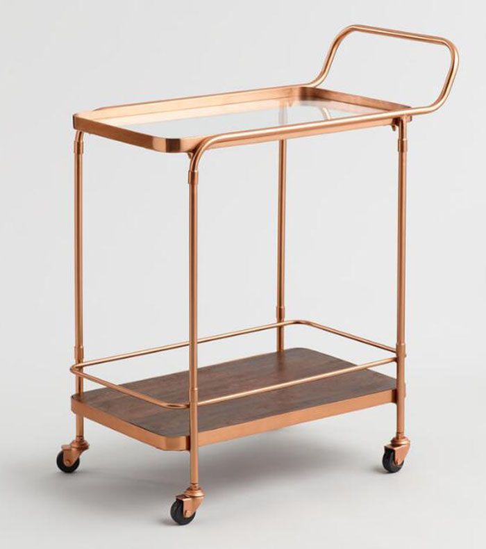 老式的中世纪工业酒吧推车