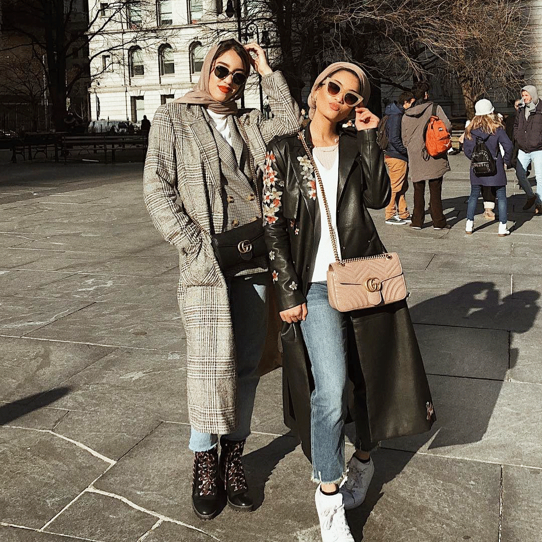 两个朋友一起冒充