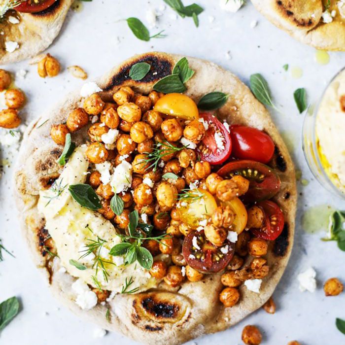 香脆烤鹰嘴豆皮塔什