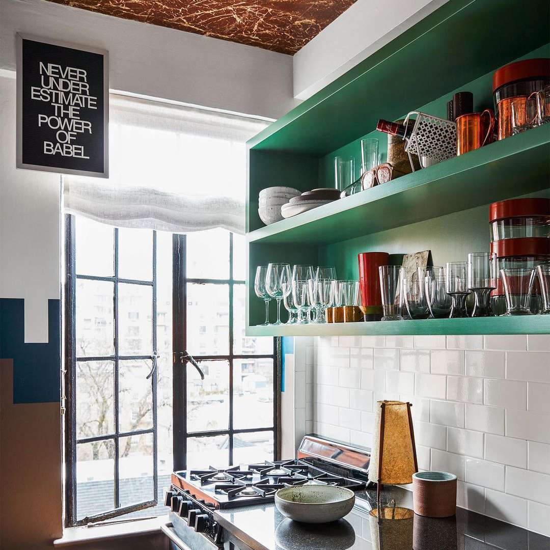 明亮的绿色橱柜