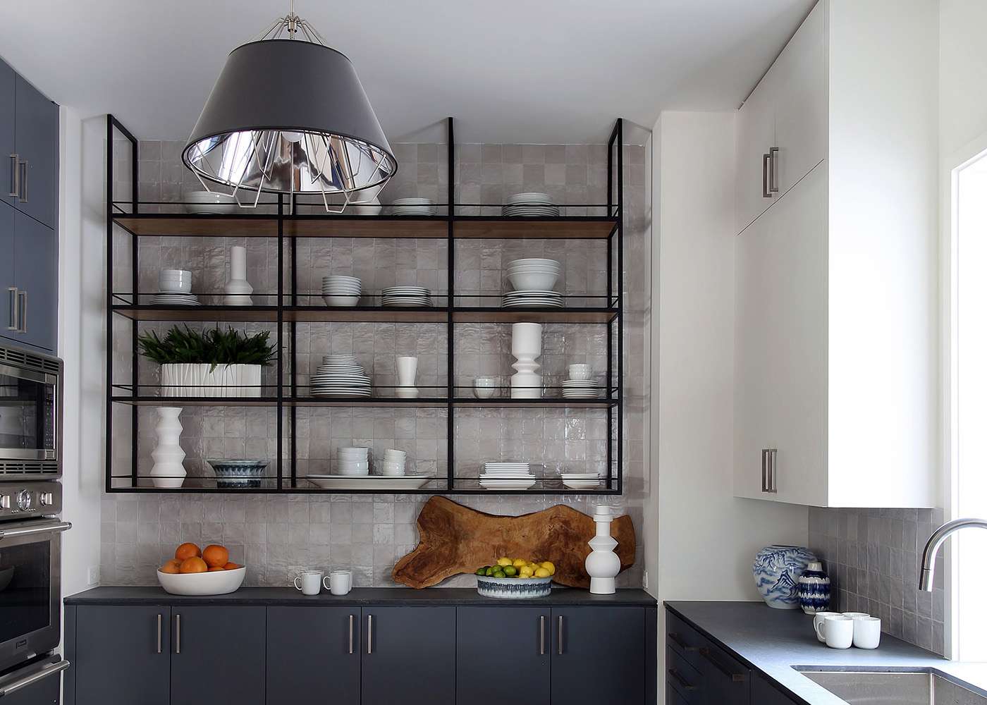 板岩蓝色单身厨房