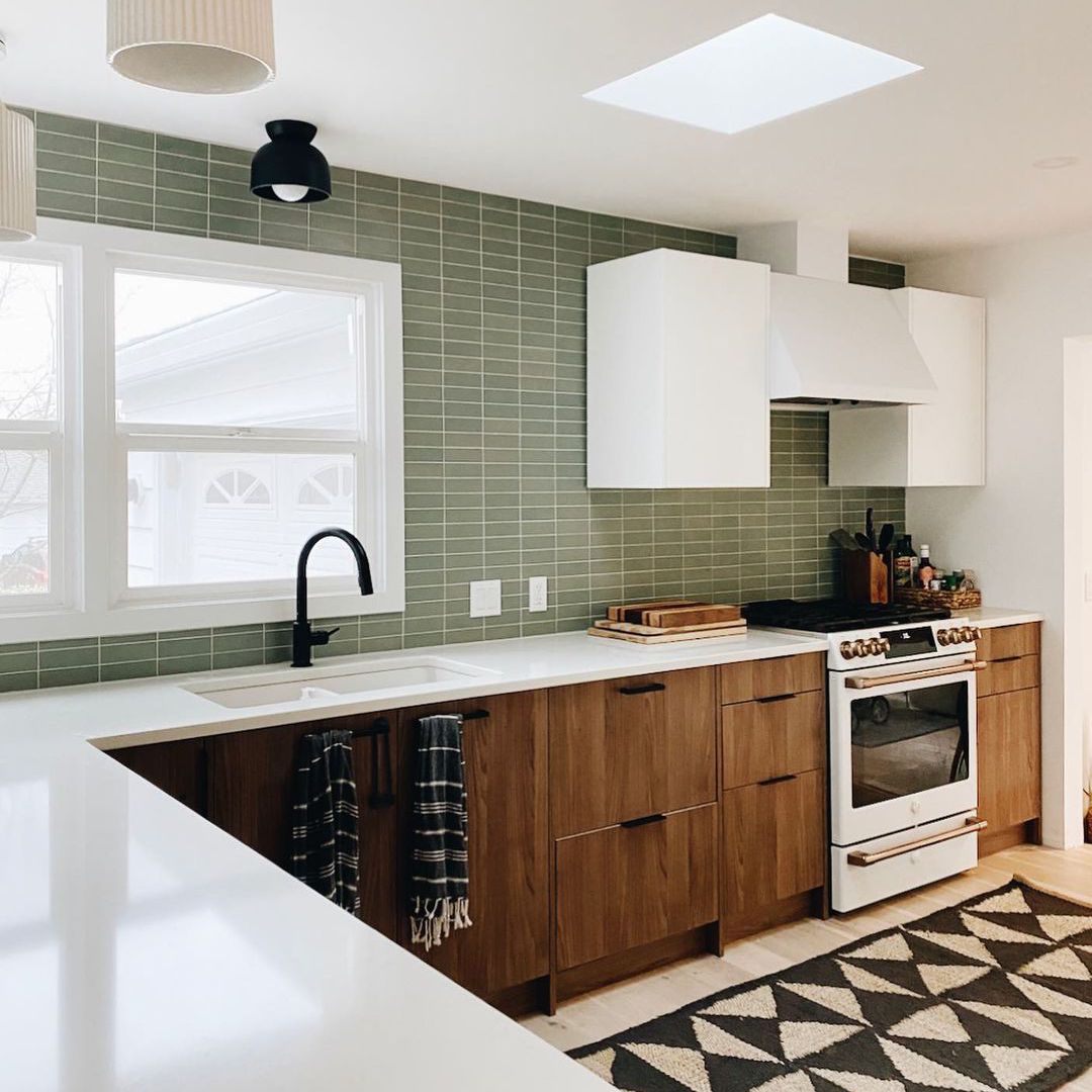 绿色和木厨房