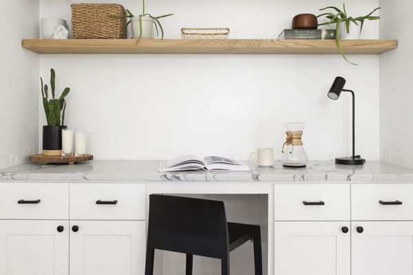 Built-in desk with shelves