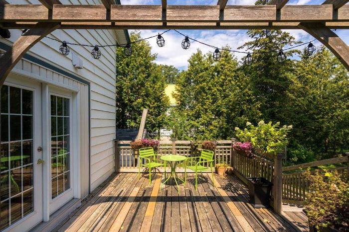 韦斯安德森(Wes anderson)主题Airbnb的后院露台