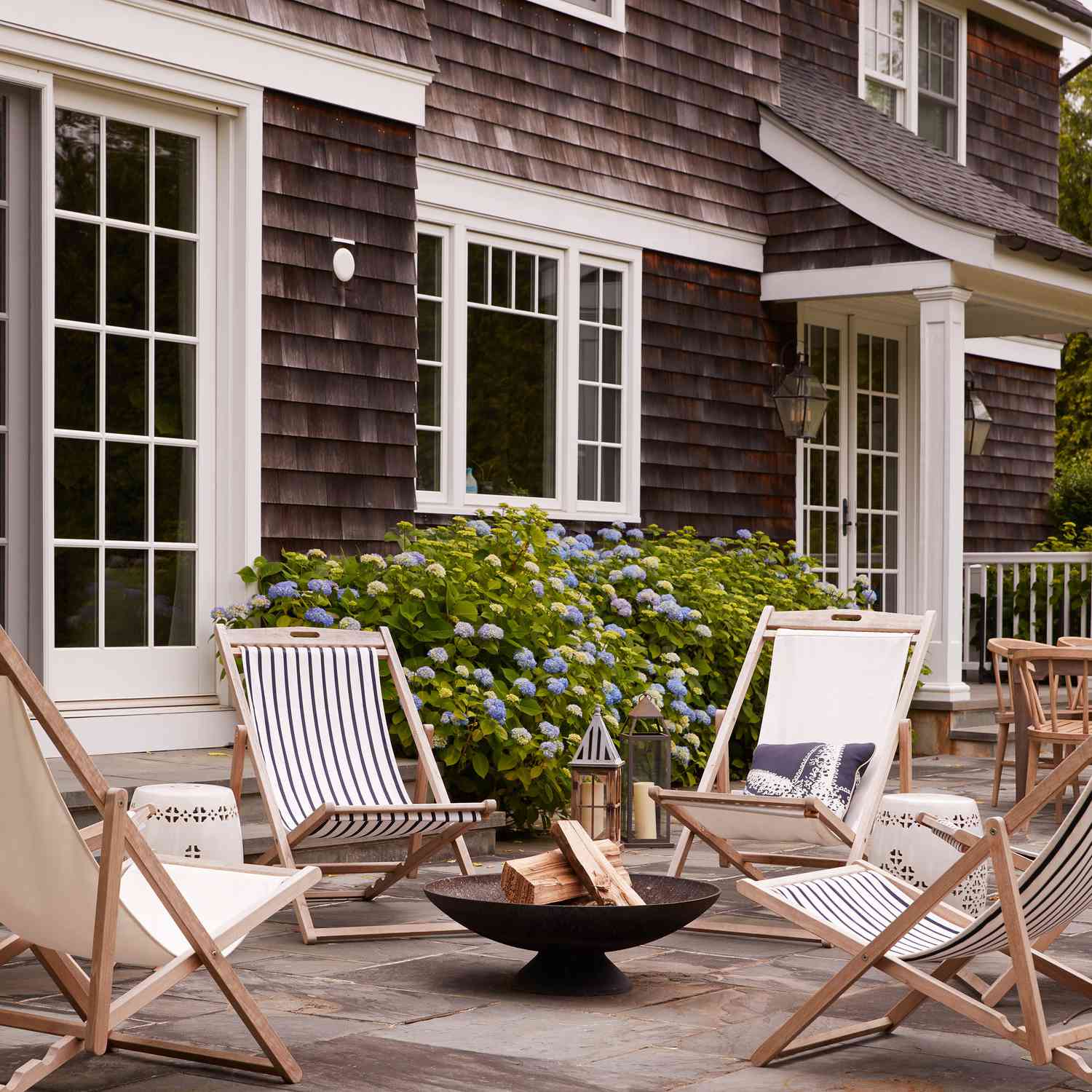 室外露台，带有火坑