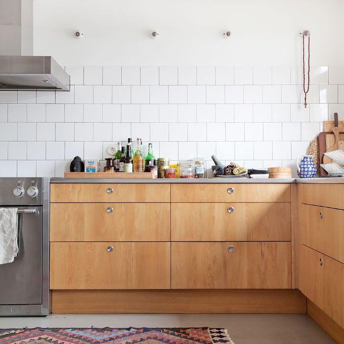 Square地铁瓷砖在厨房