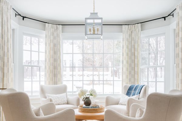 飘窗如何选择窗帘-有窗帘和飘窗的中性房间