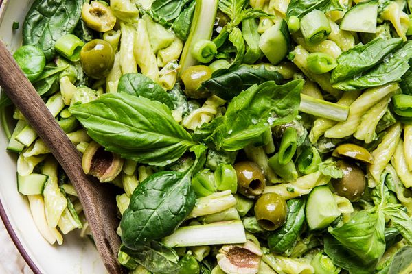 绿色女神意大利面沙拉