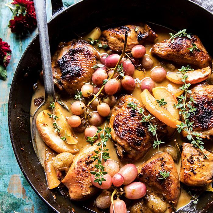 葡萄菜谱：红烧鸡肉烤苹果和葡萄