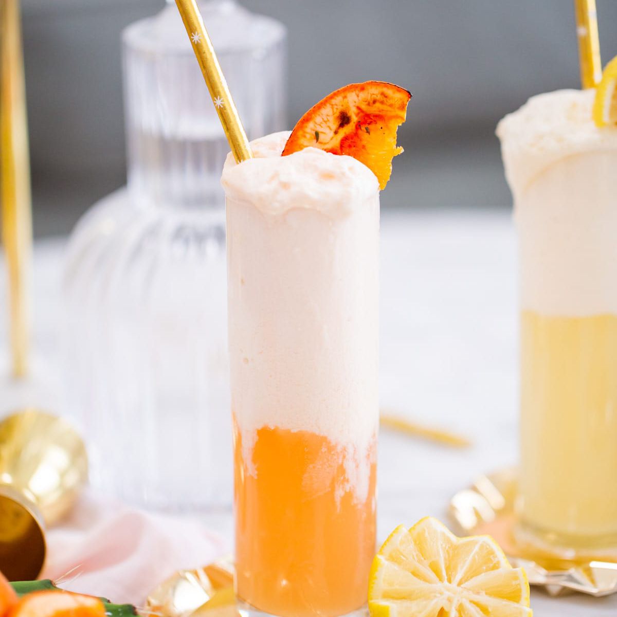 波光粼粼的冰淇淋鸡尾酒