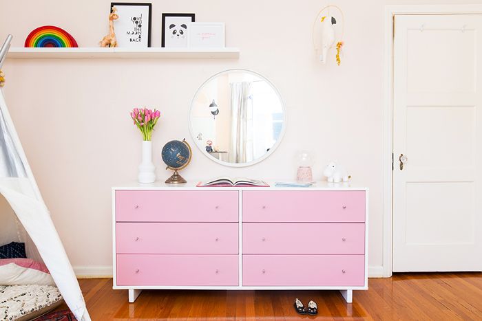 浅粉红色幼儿园“class=