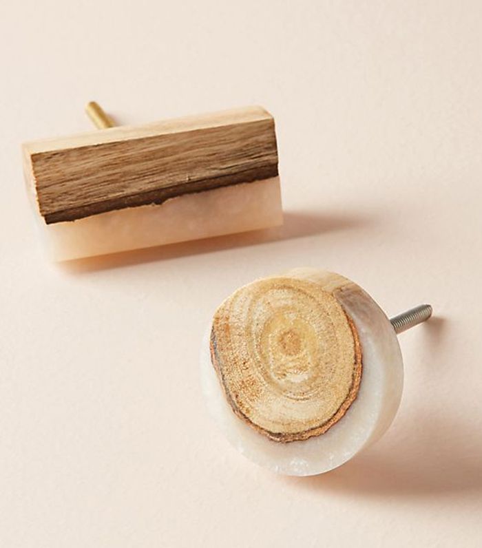 Anthropologie的磨砂木材旋钮