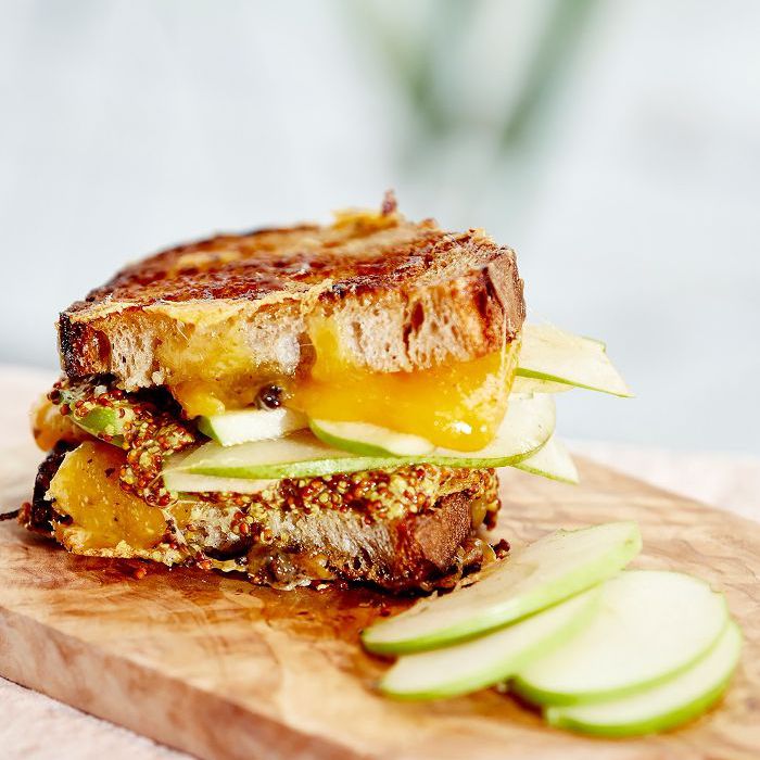 切达干酪和苹果烤奶酪