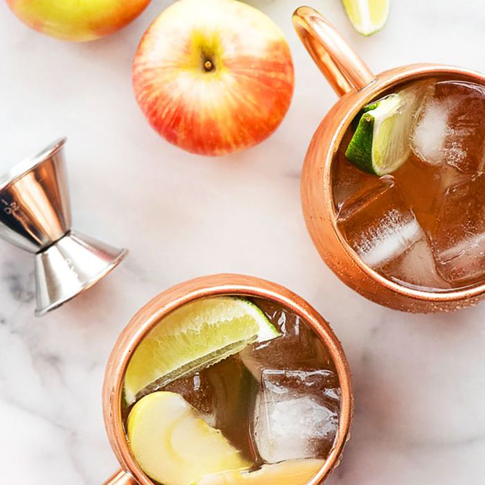 简单的秋季食谱-苹果酒莫斯科骡子